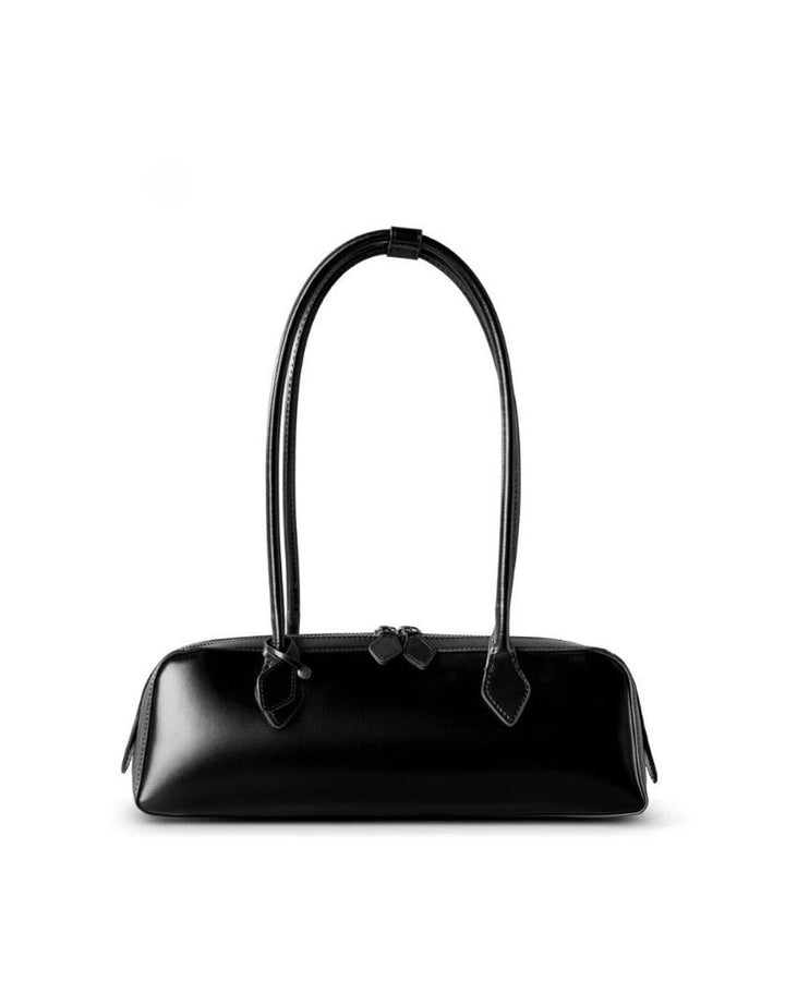 Éléanor French Baguette Leather Bag - close-up detail